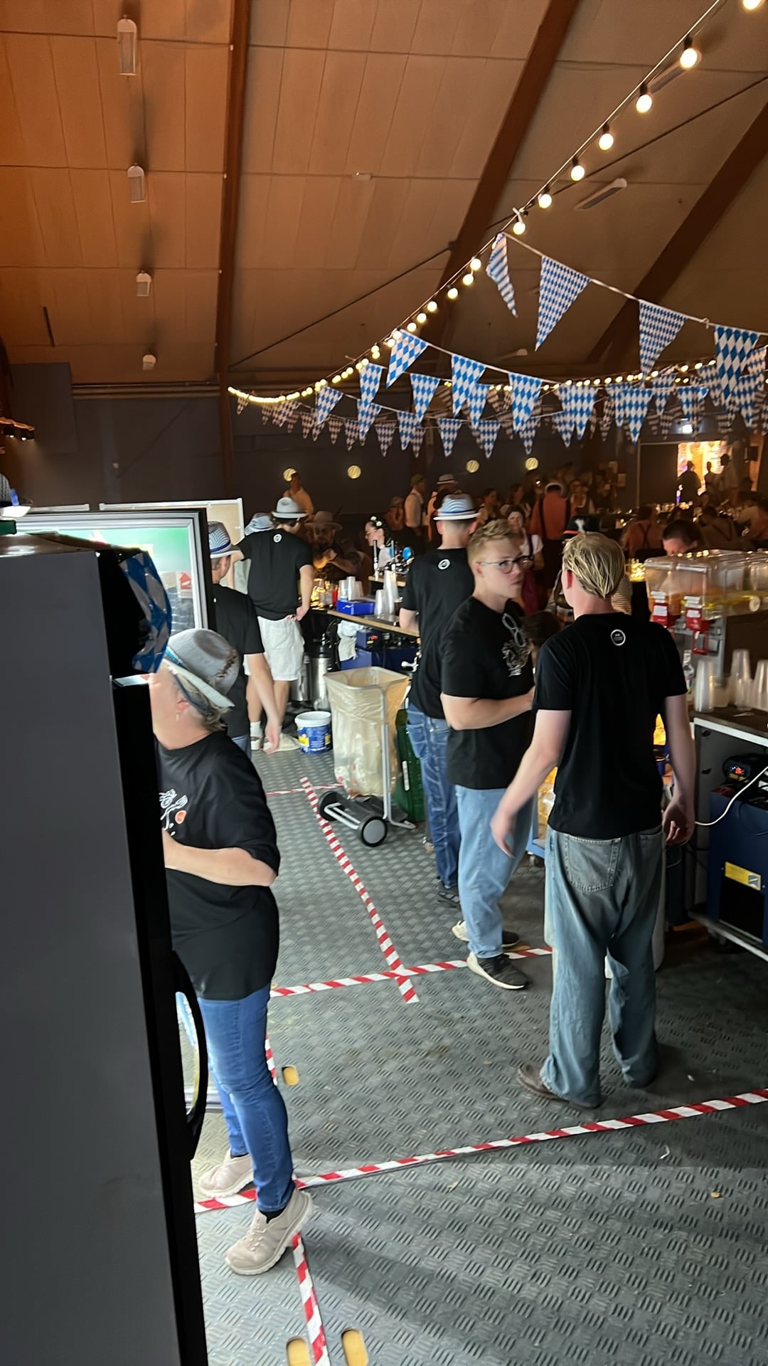 FRIVILLIGE BARPERSONALE TIL OKTOBERFEST